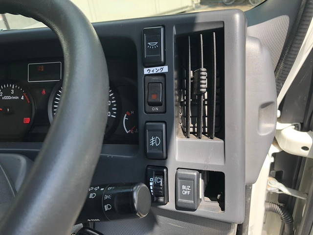 いすゞエルフアルミウイング小型（2t・3t）[写真25]