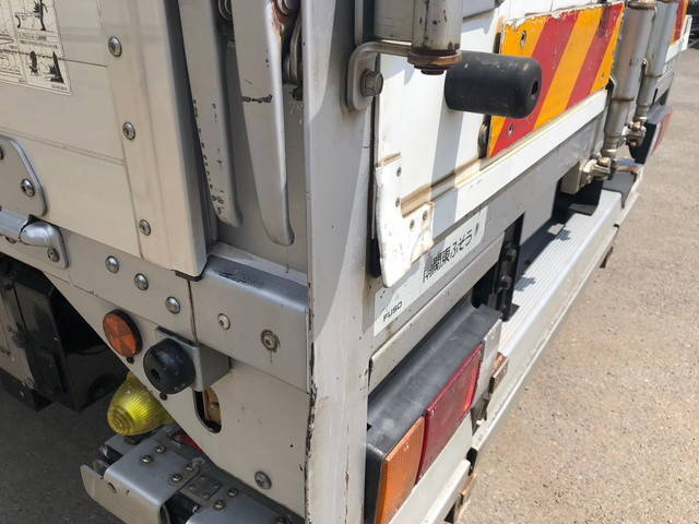 いすゞエルフアルミウイング小型（2t・3t）[写真34]