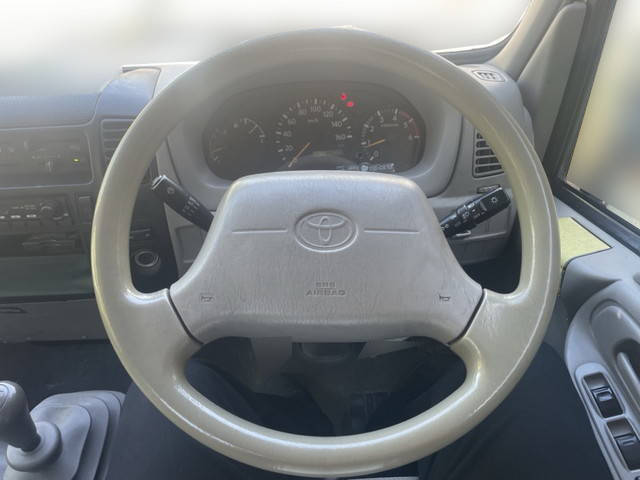 トヨタトヨエース平ボディ小型（2t・3t）[写真22]