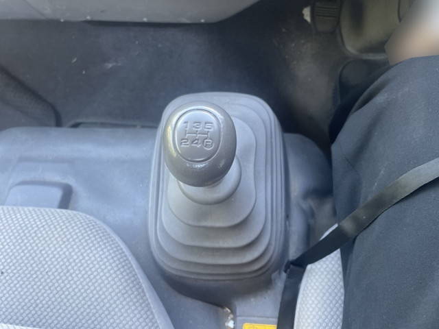 トヨタトヨエース平ボディ小型（2t・3t）[写真24]