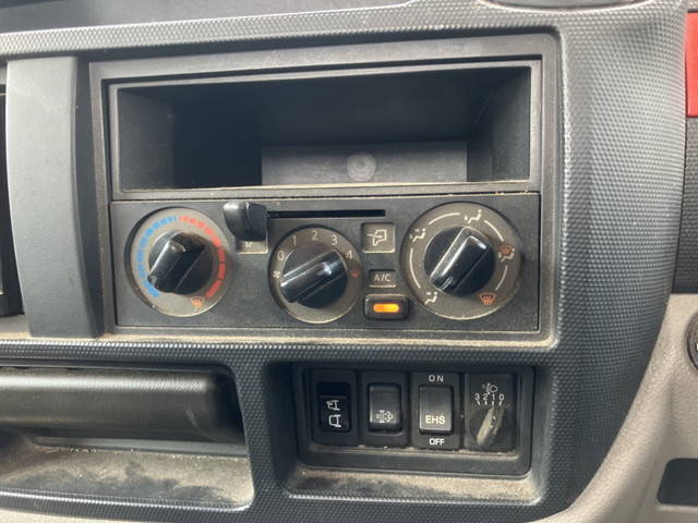 日産アトラス平ボディ小型（2t・3t）[写真19]