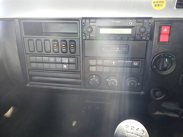 三菱ふそうファイターセルフクレーン4段増トン（6t・8t）[写真26]