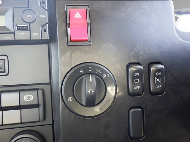 三菱ふそうファイターセルフクレーン4段増トン（6t・8t）[写真36]