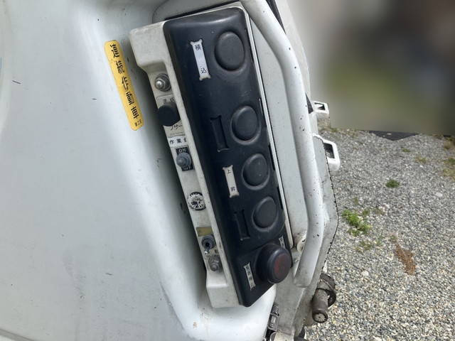 いすゞエルフパッカー車（塵芥車）小型（2t・3t）[写真13]