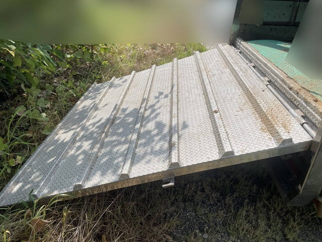 三菱ふそうキャンター家畜運搬車小型（2t・3t）[写真10]