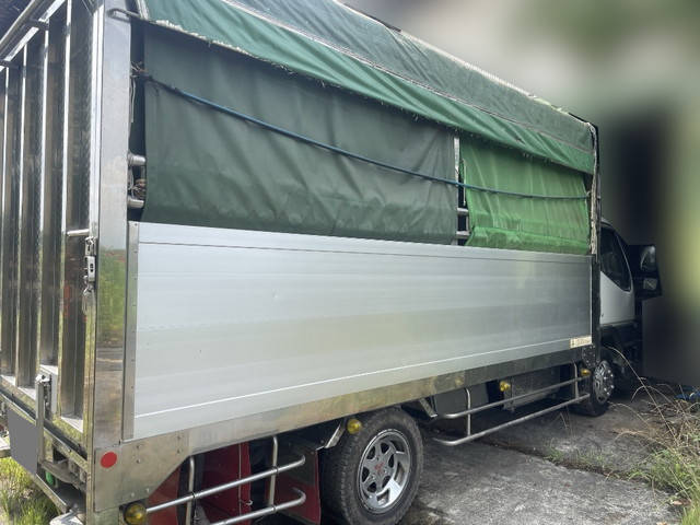 三菱ふそうキャンター家畜運搬車小型（2t・3t）[写真02]