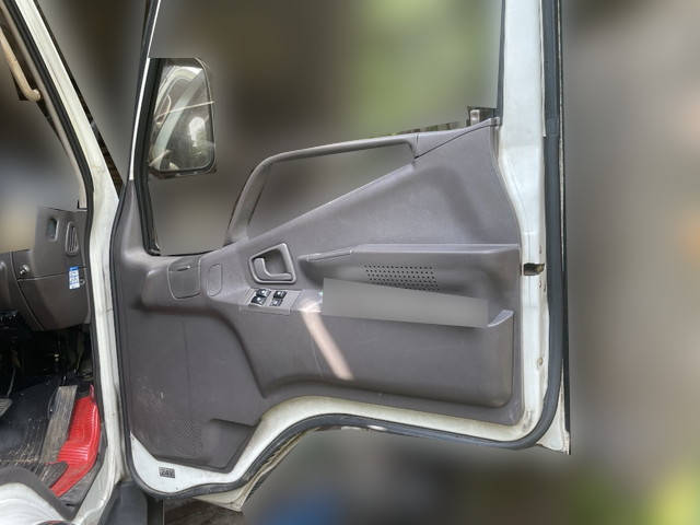 三菱ふそうキャンター家畜運搬車小型（2t・3t）[写真21]