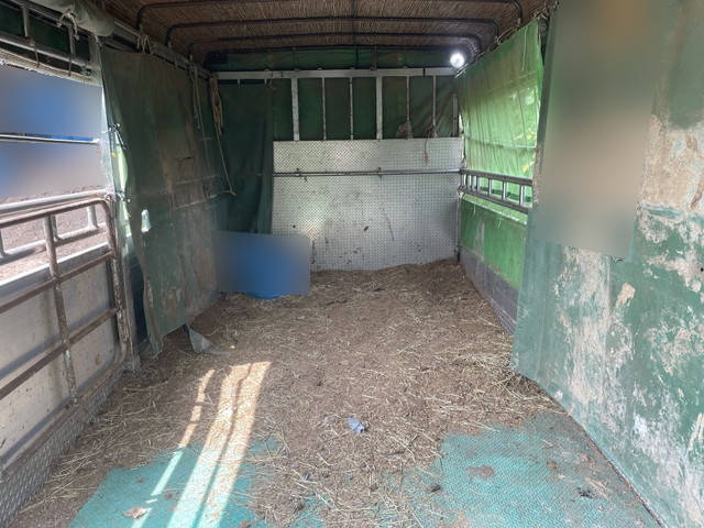 三菱ふそうキャンター家畜運搬車小型（2t・3t）[写真09]