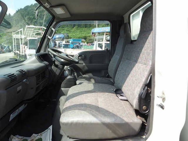 UDトラックスコンドル深ダンプ（土砂禁ダンプ）小型（2t・3t）[写真34]