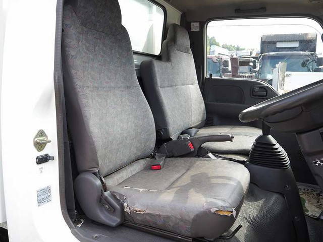 UDトラックスコンドル深ダンプ（土砂禁ダンプ）小型（2t・3t）[写真35]