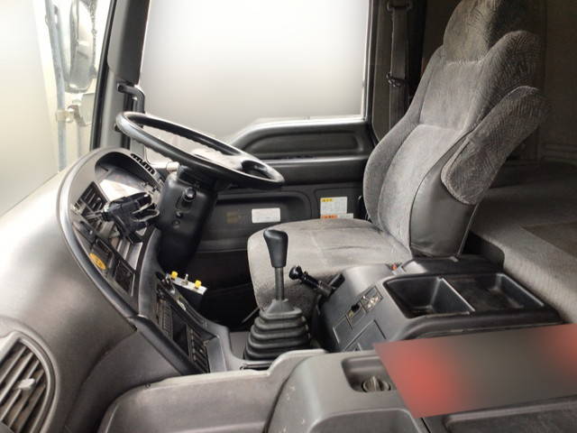 いすゞギガ深ダンプ（土砂禁ダンプ）大型（10t）[写真23]