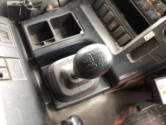 いすゞギガ深ダンプ（土砂禁ダンプ）大型（10t）[写真27]