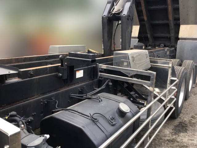 いすゞギガ深ダンプ（土砂禁ダンプ）大型（10t）[写真12]