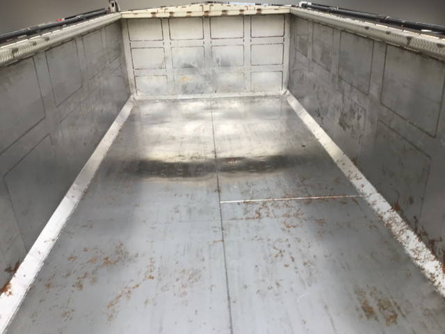 いすゞギガ深ダンプ（土砂禁ダンプ）大型（10t）[写真08]