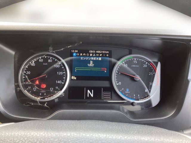 UDトラックスクオントレーラーヘッド（トラクターヘッド）大型（10t）[写真17]