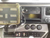 UDトラックスクオントレーラーヘッド（トラクターヘッド）大型（10t）[写真19]