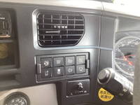 UDトラックスクオントレーラーヘッド（トラクターヘッド）大型（10t）[写真20]