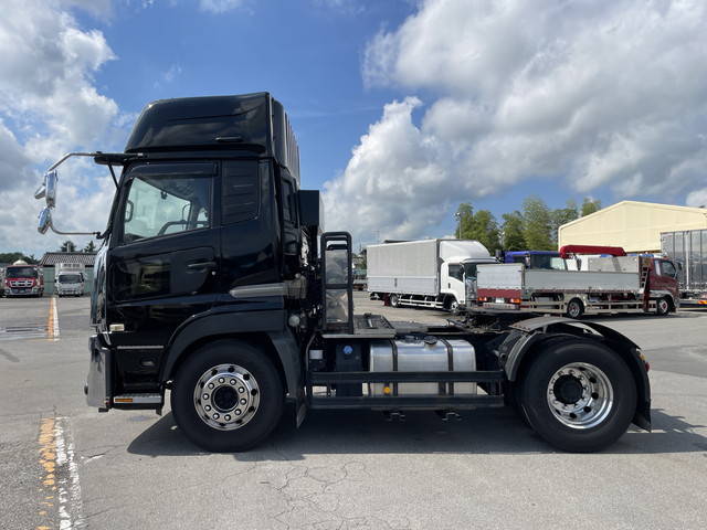 UDトラックスクオントレーラーヘッド（トラクターヘッド）大型（10t）[写真05]