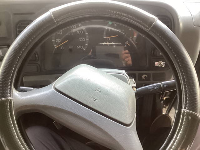 三菱ふそうキャンタークレーン4段小型（2t・3t）[写真11]