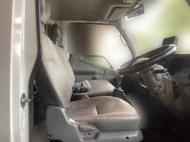 三菱ふそうキャンタークレーン4段小型（2t・3t）[写真09]