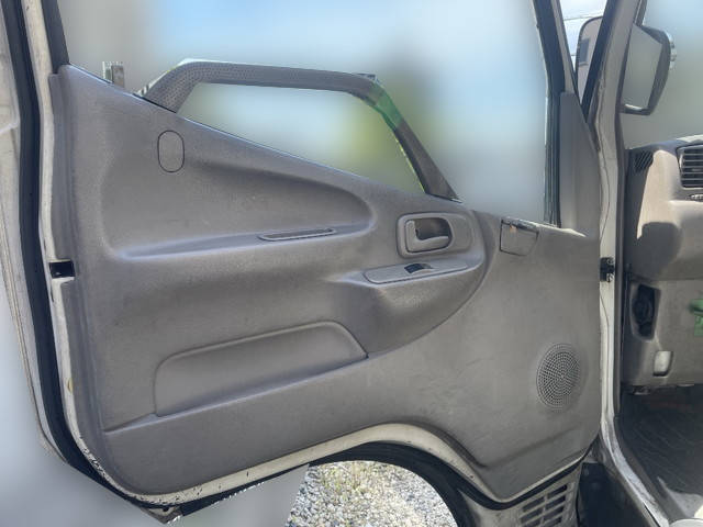 日野デュトロ平ボディ小型（2t・3t）[写真18]