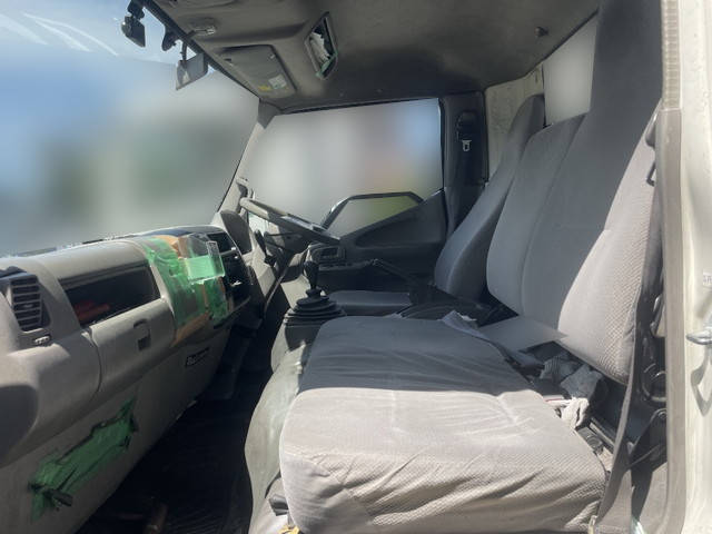 日野デュトロ平ボディ小型（2t・3t）[写真20]