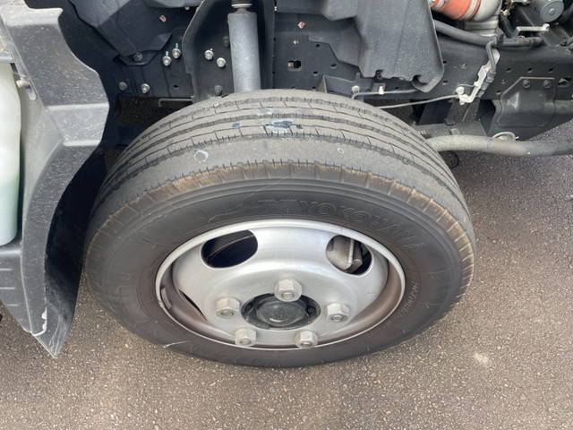 三菱ふそうキャンター平ボディ小型（2t・3t）[写真10]