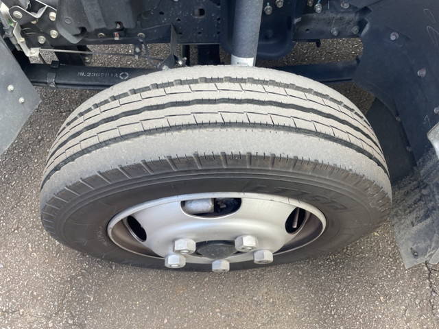 三菱ふそうキャンター平ボディ小型（2t・3t）[写真11]