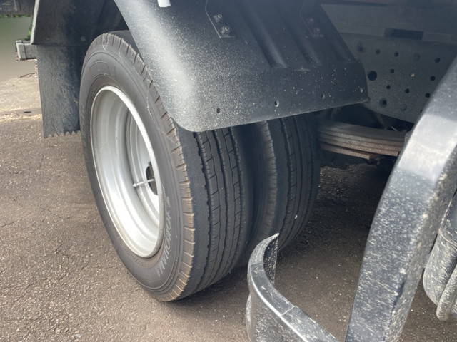 三菱ふそうキャンター平ボディ小型（2t・3t）[写真12]