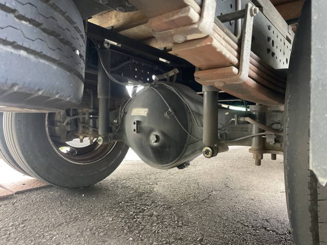 三菱ふそうキャンター平ボディ小型（2t・3t）[写真16]