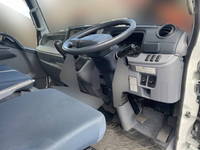 三菱ふそうキャンター平ボディ小型（2t・3t）[写真28]