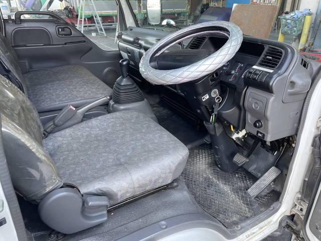 いすゞエルフセルフクレーン4段小型（2t・3t）[写真29]