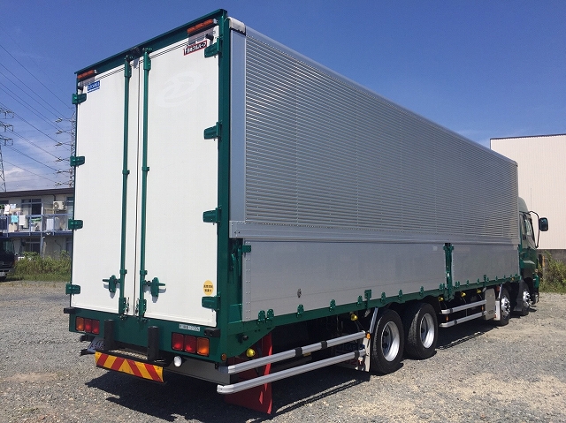 いすゞギガアルミウイング大型（10t）[写真02]