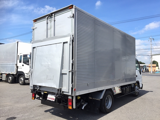 UDトラックスコンドルアルミバン小型（2t・3t）[写真02]