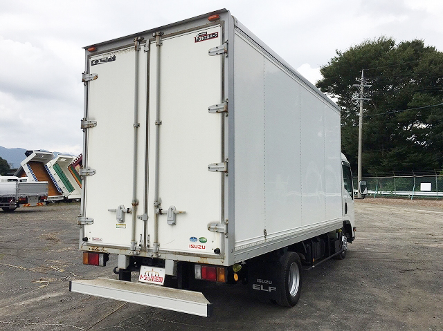 いすゞエルフパネルバン小型（2t・3t）[写真02]