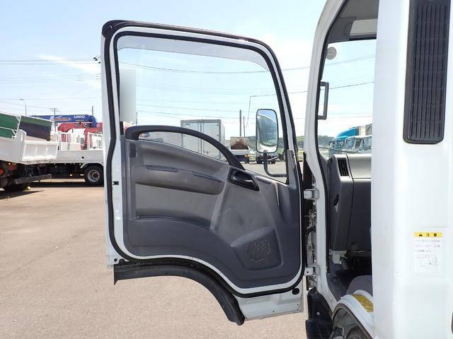 いすゞエルフクレーン4段小型（2t・3t）[写真32]