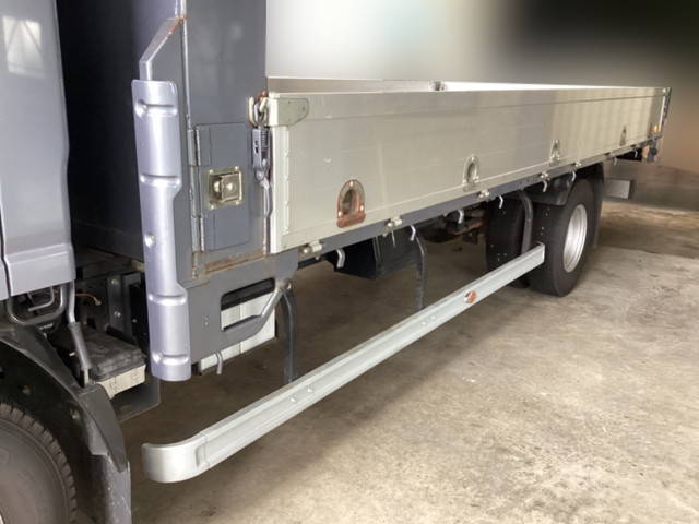 いすゞエルフアルミブロック小型（2t・3t）[写真10]