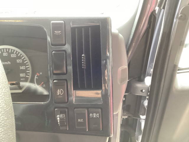 いすゞエルフアルミブロック小型（2t・3t）[写真33]