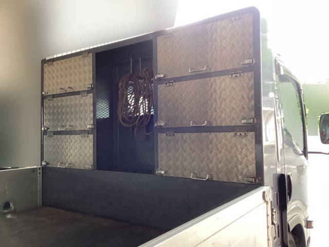 いすゞエルフアルミブロック小型（2t・3t）[写真09]