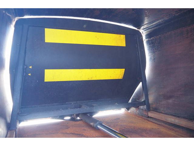 いすゞエルフパッカー車（塵芥車）小型（2t・3t）[写真12]