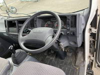 いすゞエルフアルミバン小型（2t・3t）[写真31]