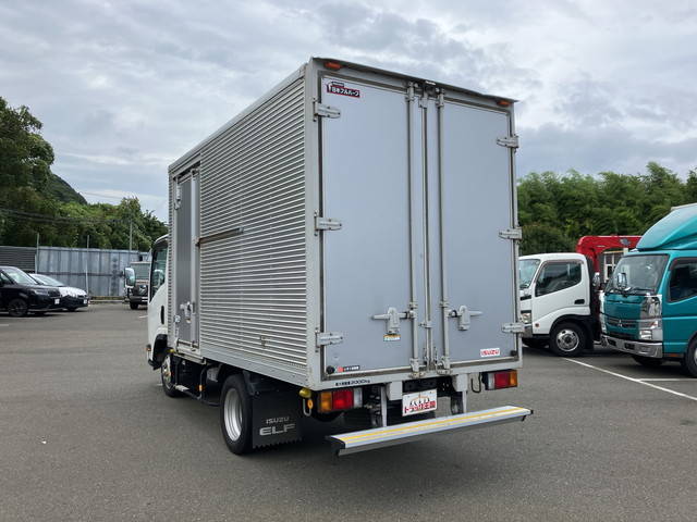 いすゞエルフアルミバン小型（2t・3t）[写真04]