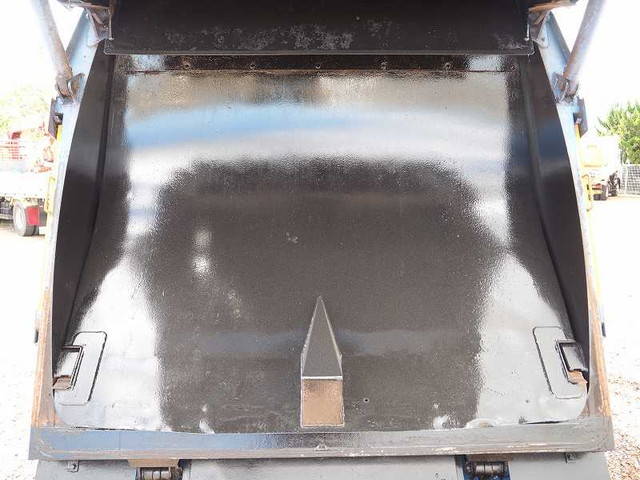 日野デュトロパッカー車（塵芥車）小型（2t・3t）[写真14]