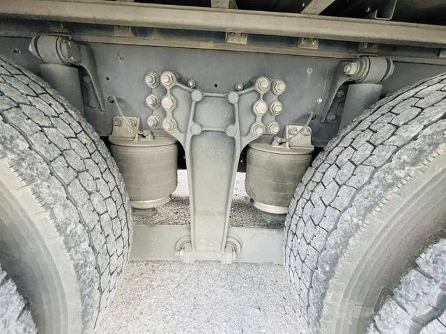 いすゞギガアルミウイング大型（10t）[写真15]