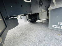 いすゞギガアルミウイング大型（10t）[写真17]