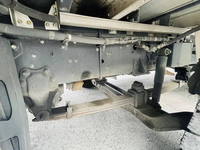 いすゞギガアルミウイング大型（10t）[写真18]