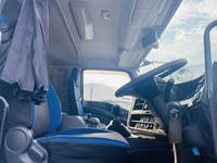 いすゞギガアルミウイング大型（10t）[写真21]