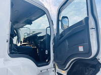 いすゞギガアルミウイング大型（10t）[写真22]