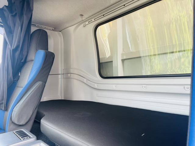 いすゞギガアルミウイング大型（10t）[写真28]