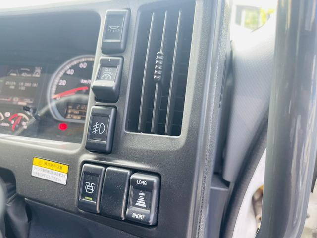 いすゞギガアルミウイング大型（10t）[写真33]